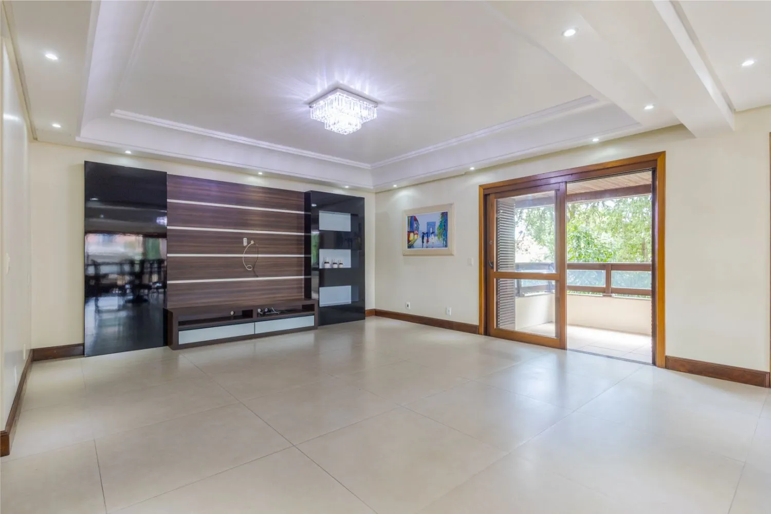 Sala ampla do apartamento alto padrão no Centro de Canoas com 450m²